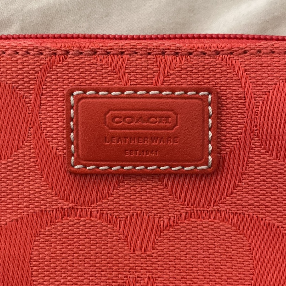 Coach Signature Red Jacquard Corner Zip Card Holder Wristlet - Picture 3 of 8